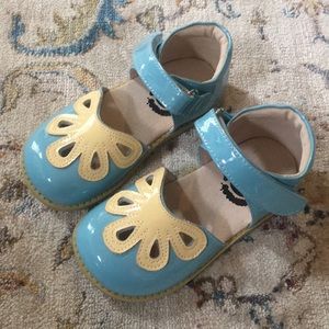 Livie & Luca( Matilda Jane) size 11 petal sandals